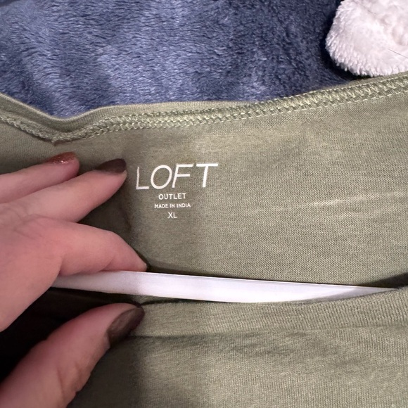 Loft T Shirt - Picture 3 of 6